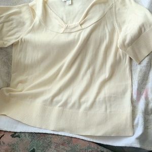 Short sleeve sweater top